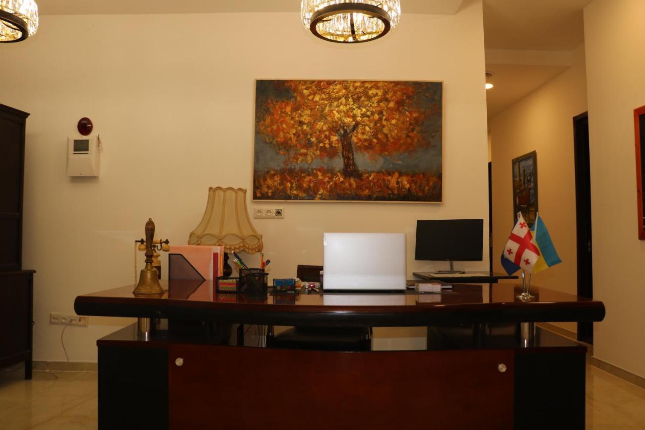 Hotel Verdzi คูทายสิ ภายนอก รูปภาพ