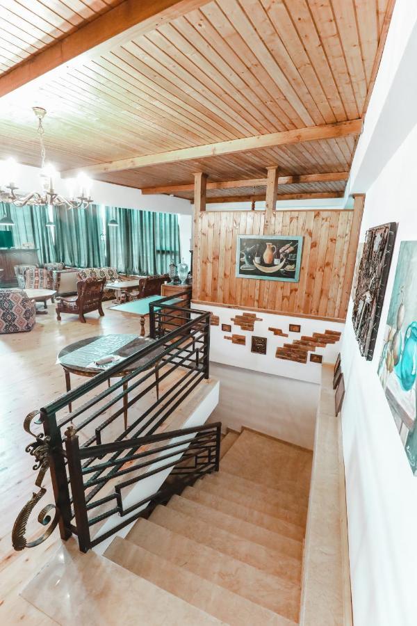 Hotel Verdzi คูทายสิ ภายนอก รูปภาพ