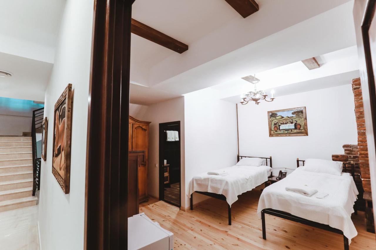 Hotel Verdzi คูทายสิ ภายนอก รูปภาพ