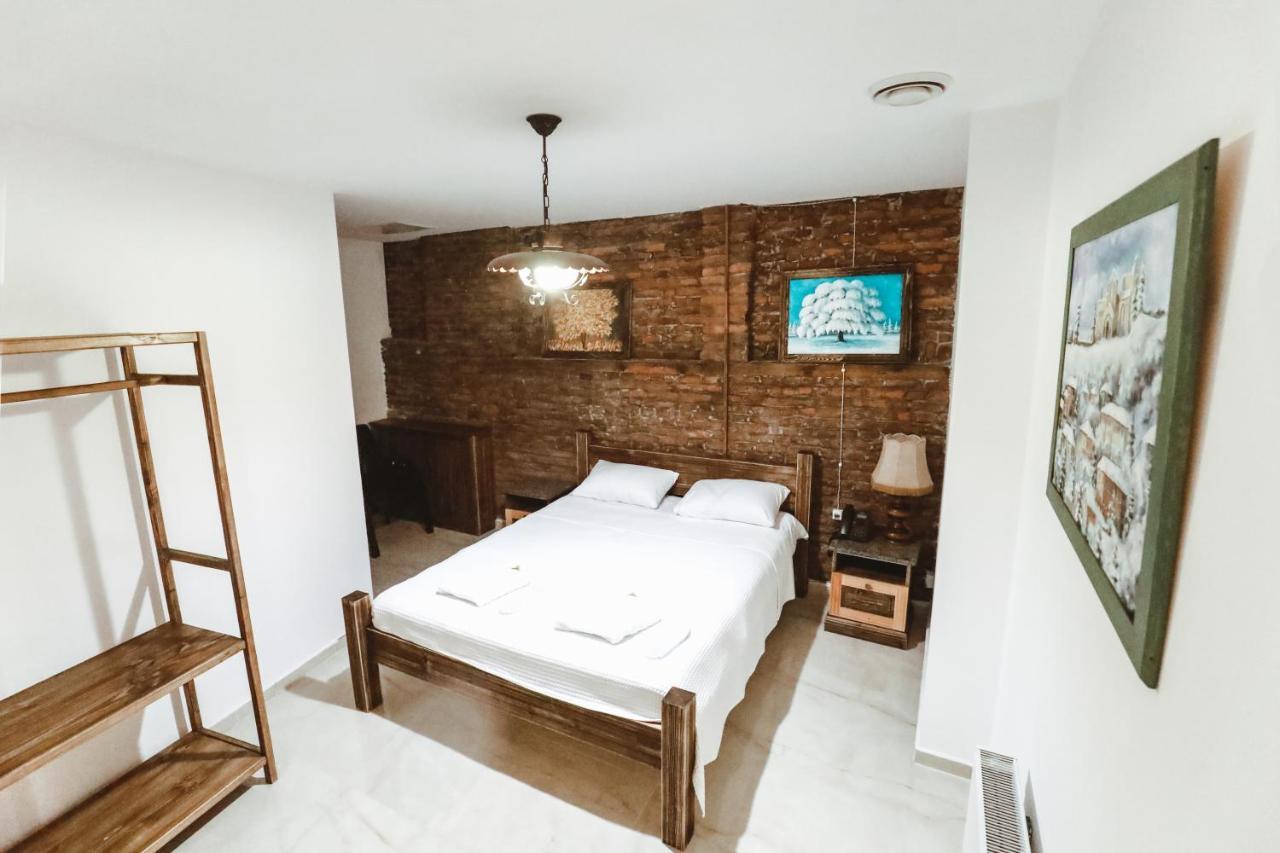 Hotel Verdzi คูทายสิ ภายนอก รูปภาพ